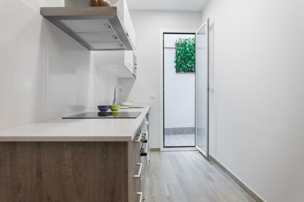 Beautiful Apartment 20 Minutes From City Center Оспиталет-де-Льобрегат Экстерьер фото