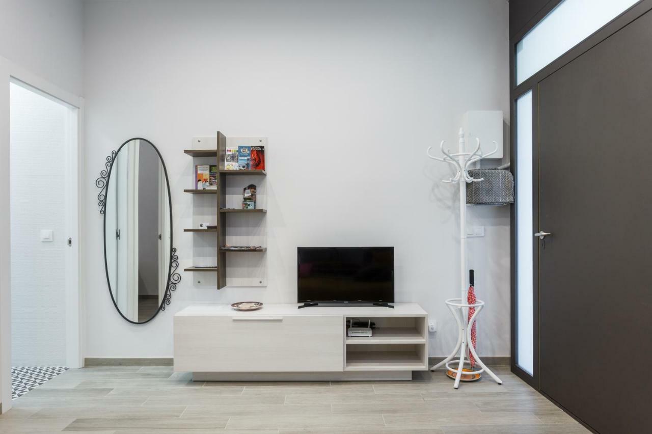 Beautiful Apartment 20 Minutes From City Center Оспиталет-де-Льобрегат Экстерьер фото